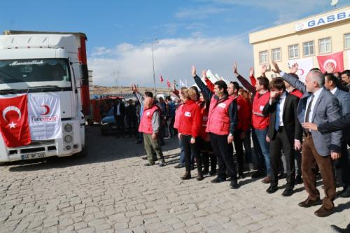 Kzlay ve AFAD'dan Musula 108 TIRlk  nsani Yardm Malzemesi   