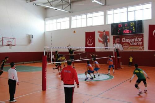 Seydiehir Belediyesi Voleybol Takm Rakibine Set Vermedi. 