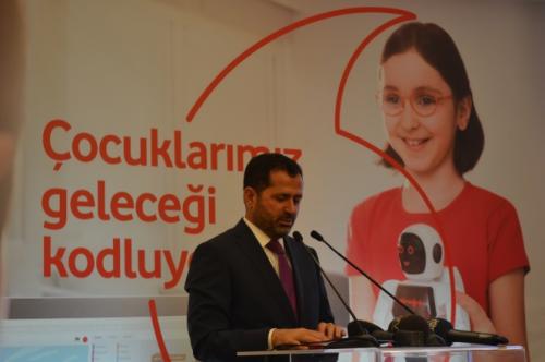 Vodafone, Yarini Kodlayanlar Projesiyle  Konyada 500 ocua Kodlama Eitimi Verecek 