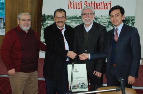 Yrd. Do. Dr. Yakup Koyiit: Hadimi Hazretleri Zahir le Batn Meczetmitir. 