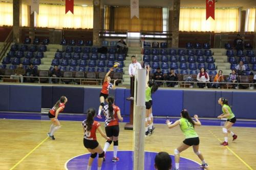 Voleybol Genler B Finalistleri Konyada Belli Oldu 