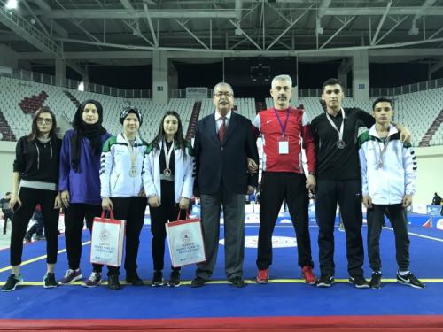 Antalyada Meram Belediyespor Rzgar Esti  