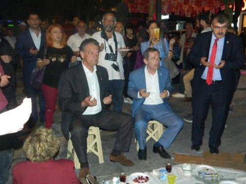 CHPden, Yer sofrasnda iftar  