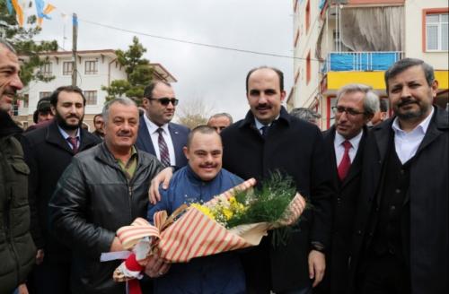 Bakan Altay Sarayn lesinde Vatandalarla Bulutu 