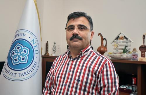 Prof. Dr. Karapnar: Bayramda Tatile Deil Bayramlamaya Gidin 